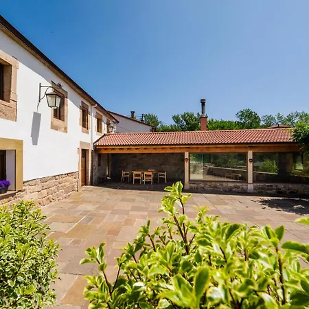 La Casa De Pedros Villar (Hermandad de Campoo de Suso)