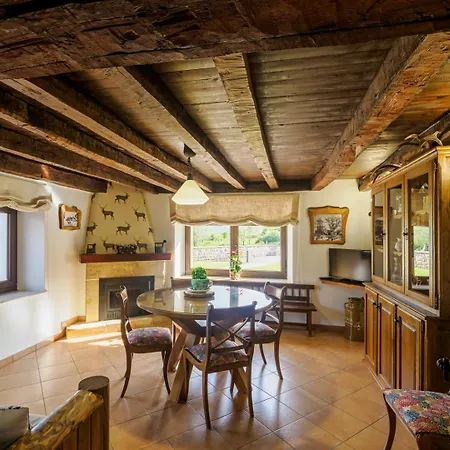 La Casa De Pedros Villar (Hermandad de Campoo de Suso)