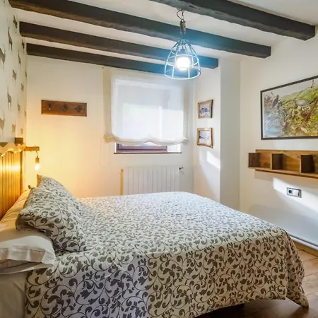 La Casa De Pedros Villar (Hermandad de Campoo de Suso)