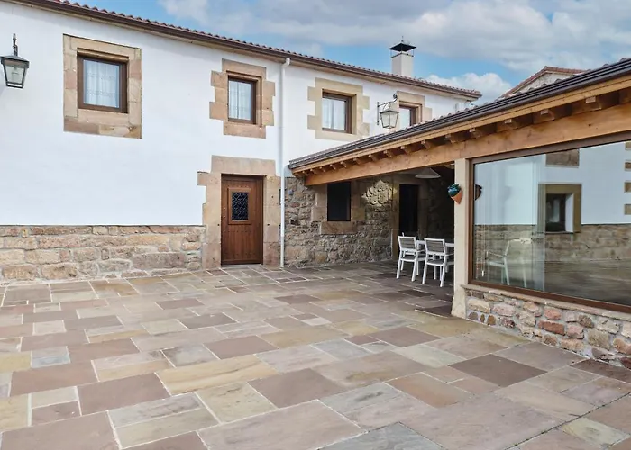 La Casa De Pedros Villar (Hermandad de Campoo de Suso)