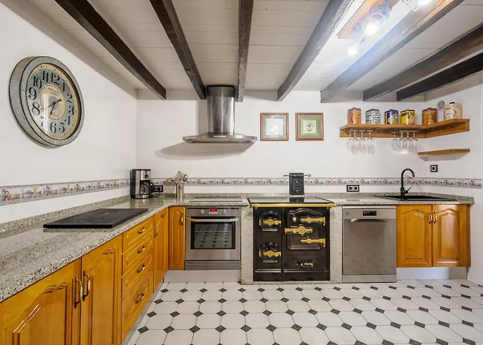 La Casa De Pedros Villar (Hermandad de Campoo de Suso)